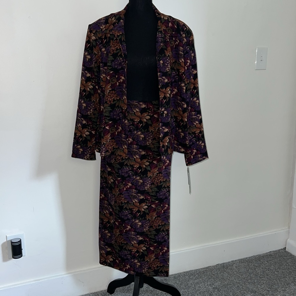 Briggs New York Purple and Brown Floral Jacket & Skirt Coord Set - Picture 4 of 10